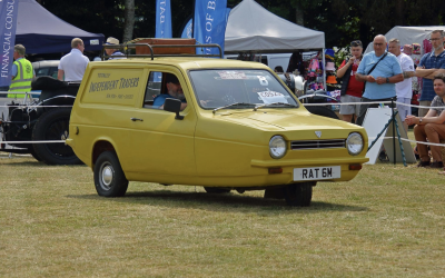 Reliant Robin